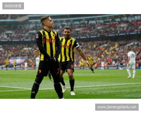 世体：巴萨不想让贝尔纳尔重蹈覆辙；球员团队冬窗会做评估