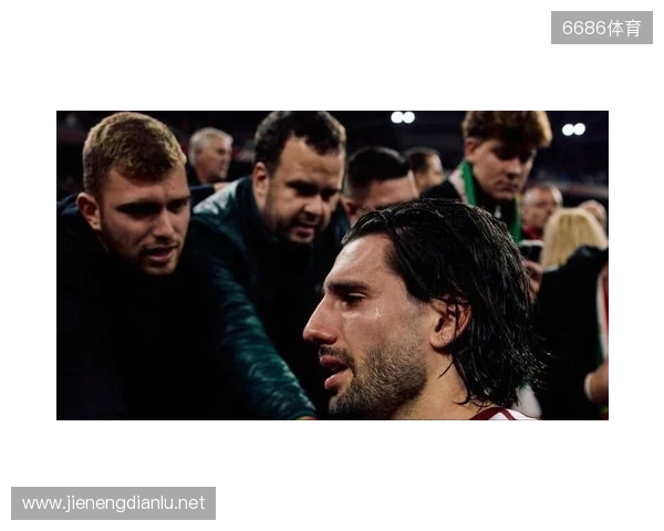 从天堂到地狱，索博在2-1领先后疯狂庆祝，被绝杀后伤心落泪